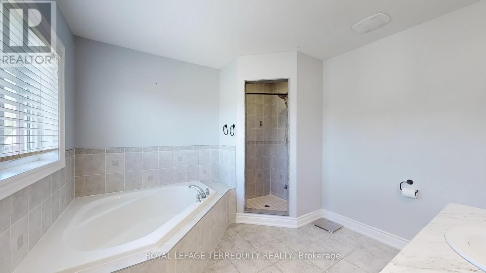 28 RICHMOND PARK DRIVE Image 32