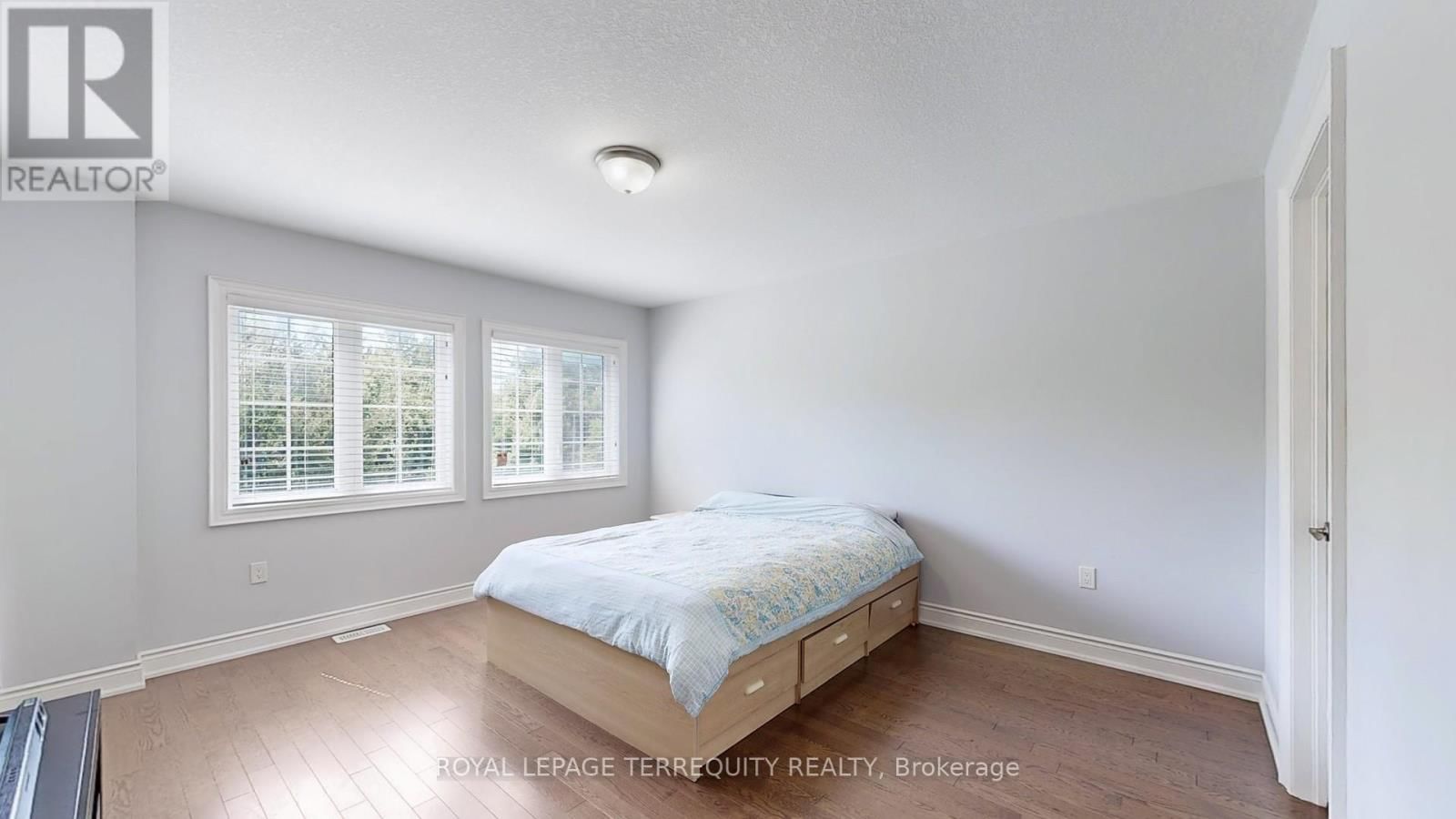 28 RICHMOND PARK DRIVE Image 33