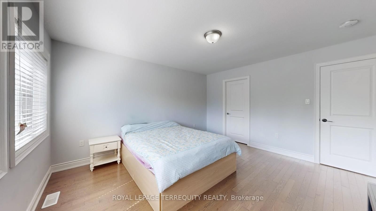 28 RICHMOND PARK DRIVE Image 35