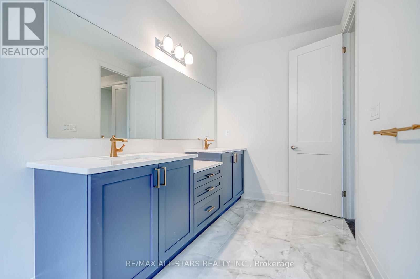 BAYBERRY DRIVE Image 15