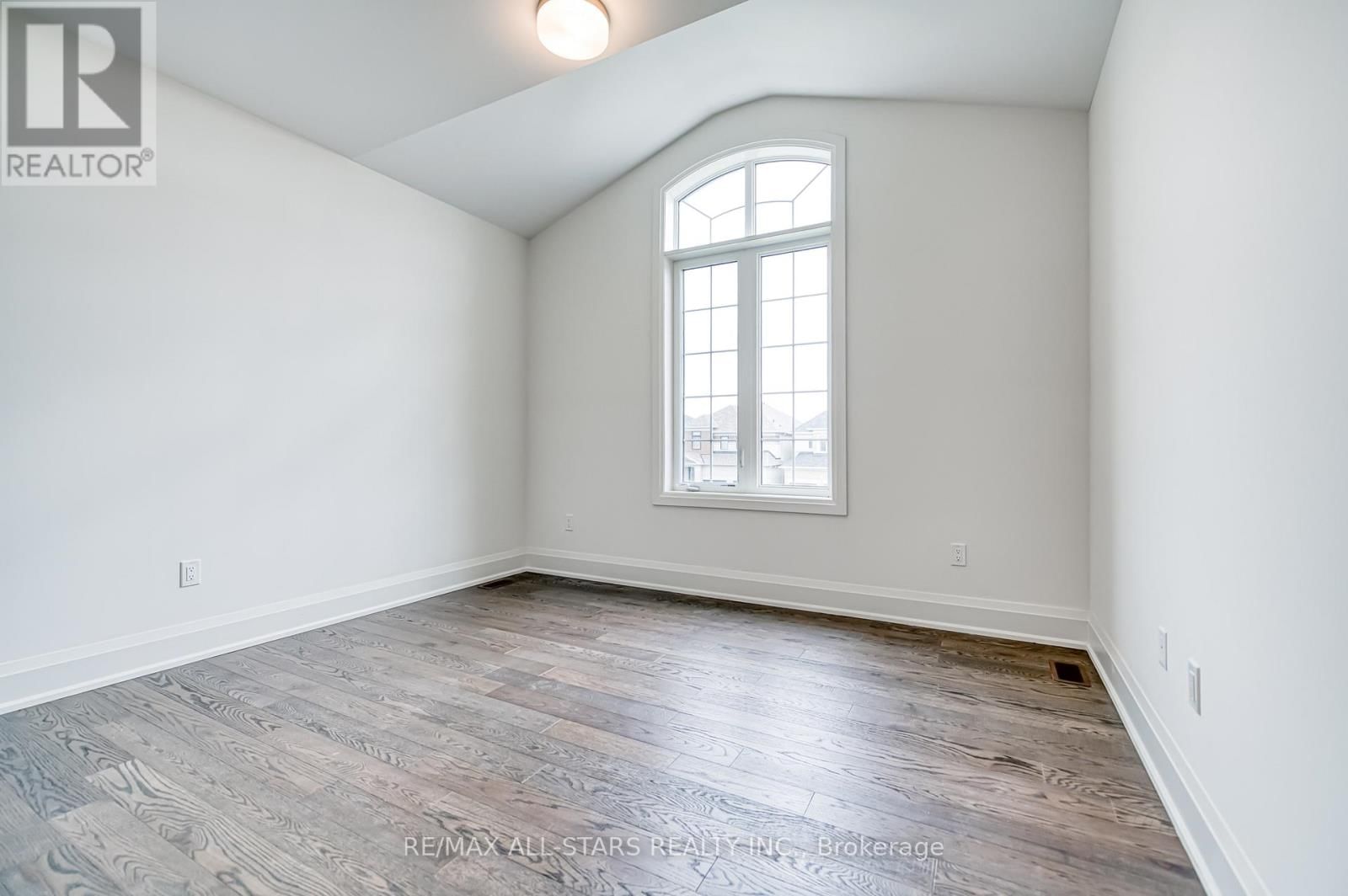 BAYBERRY DRIVE Image 16