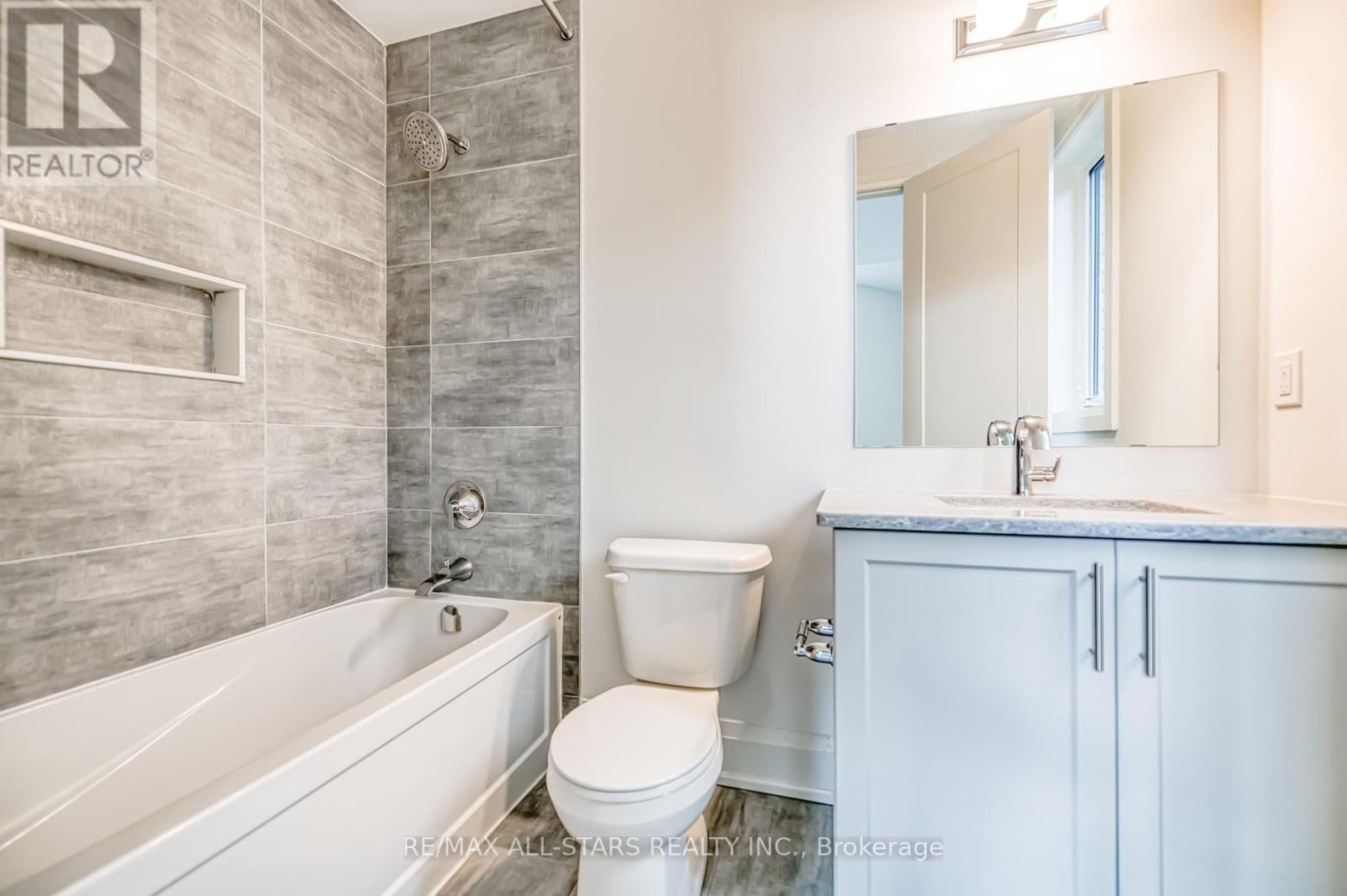 BAYBERRY DRIVE Image 17