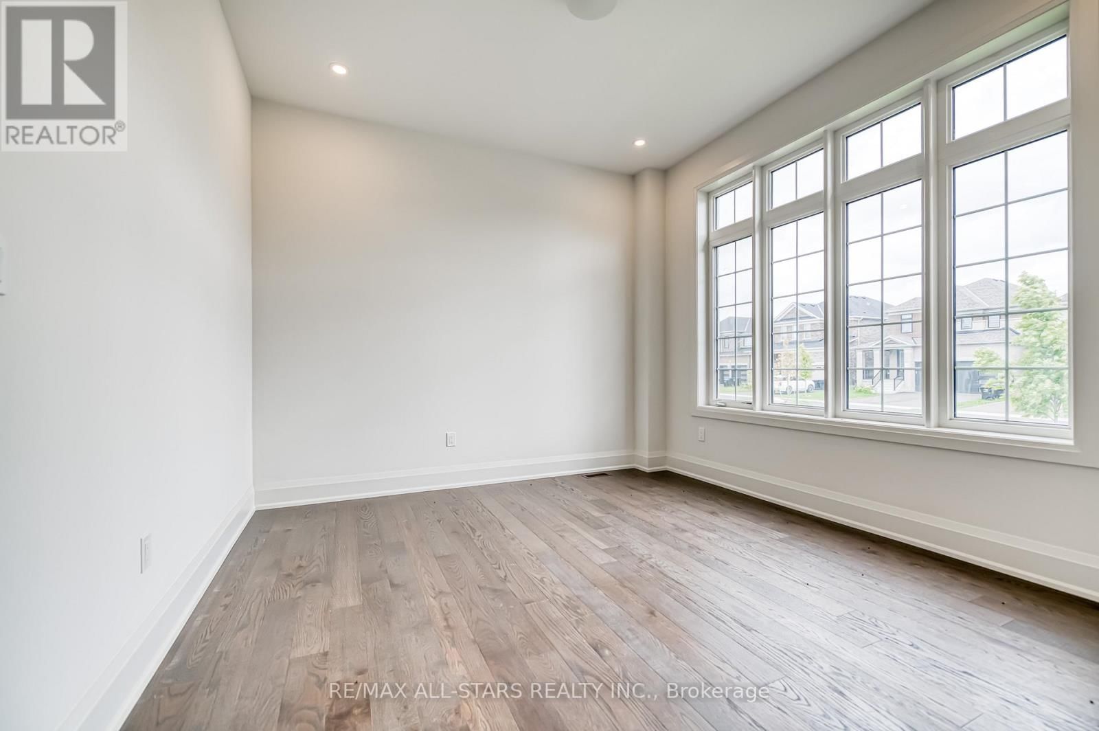 BAYBERRY DRIVE Image 3