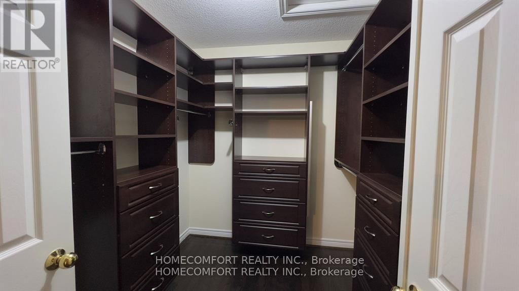 95 ROWLAND COURT Image 12