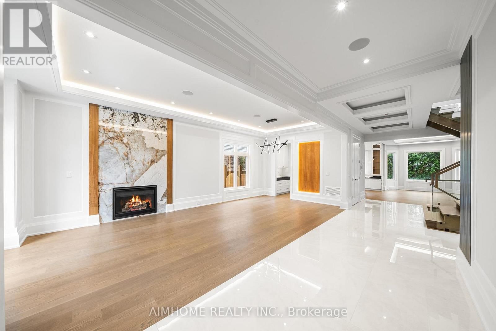 21 SUMMERFELDT CRESCENT Image 2