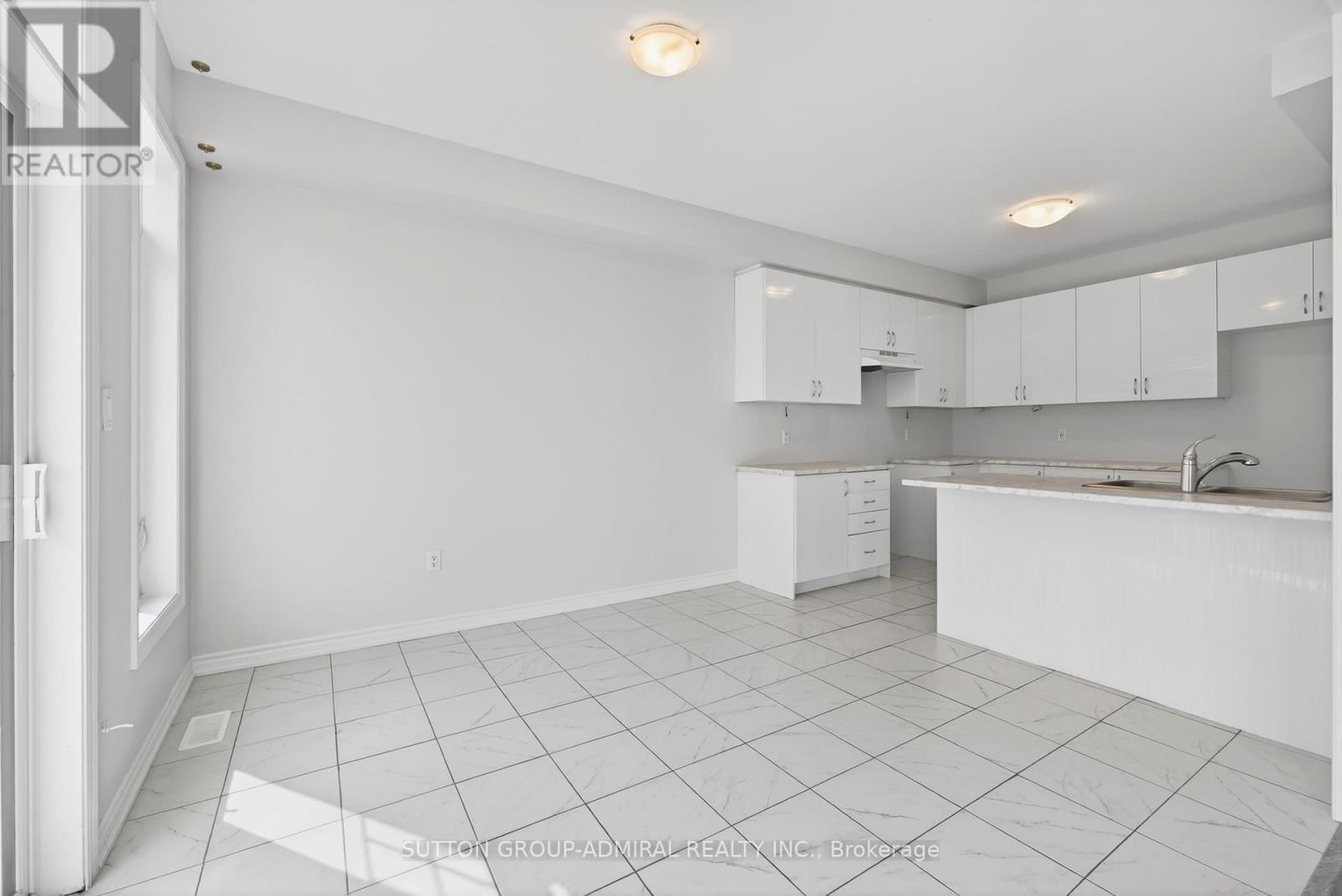 2237 GRAINGER LOOP Image 18