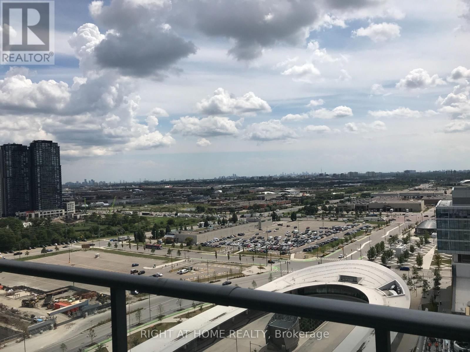 2005 - 898 PORTAGE PARKWAY Image 10