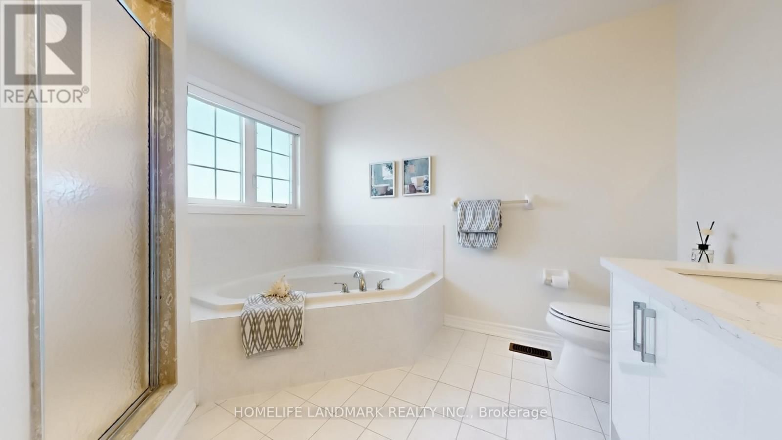 13 WOODWAY LANE Image 29