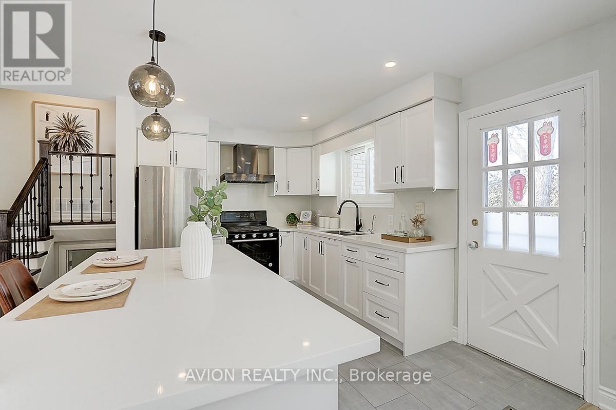 24 DRAKEFIELD ROAD Image 12