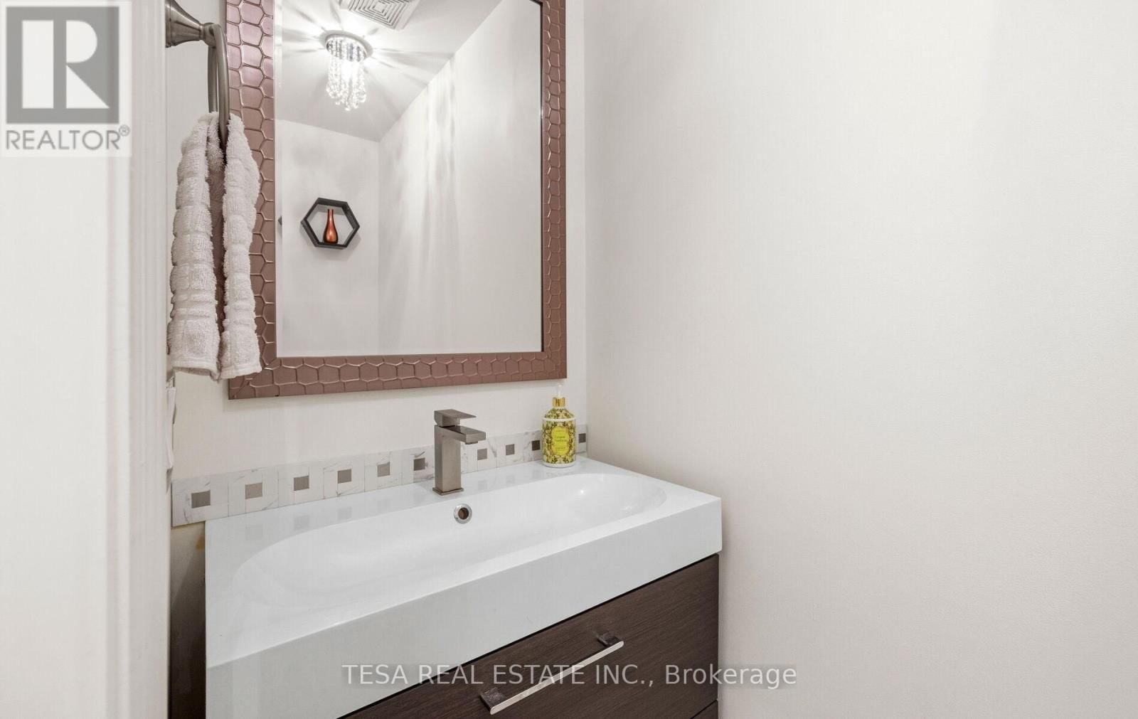 417 LADY NADIA DRIVE Image 23