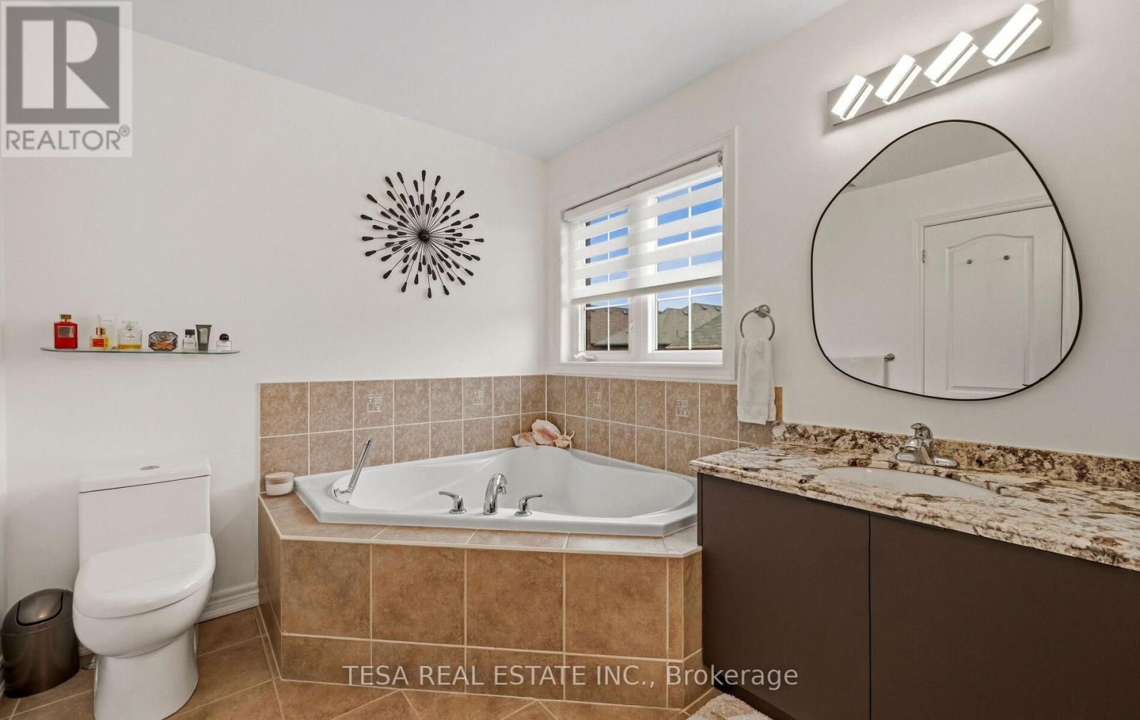 417 LADY NADIA DRIVE Image 36