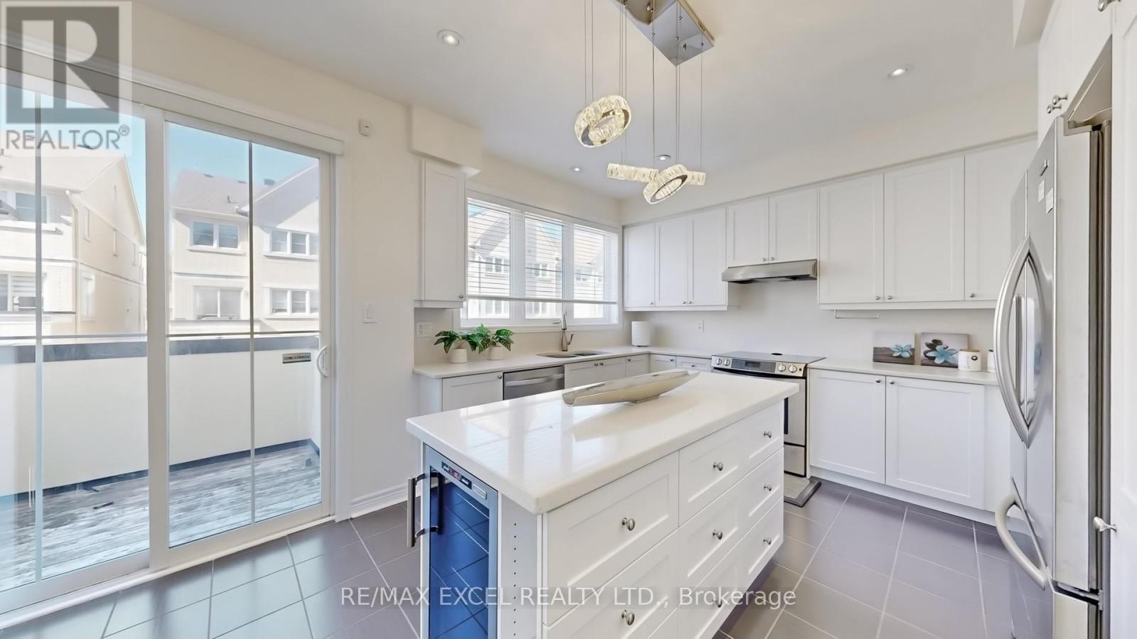 27 MAYTIME WAY Image 16