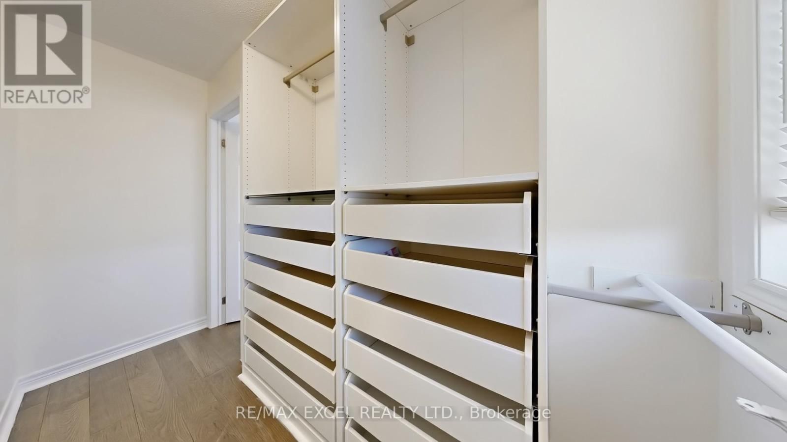 27 MAYTIME WAY Image 29