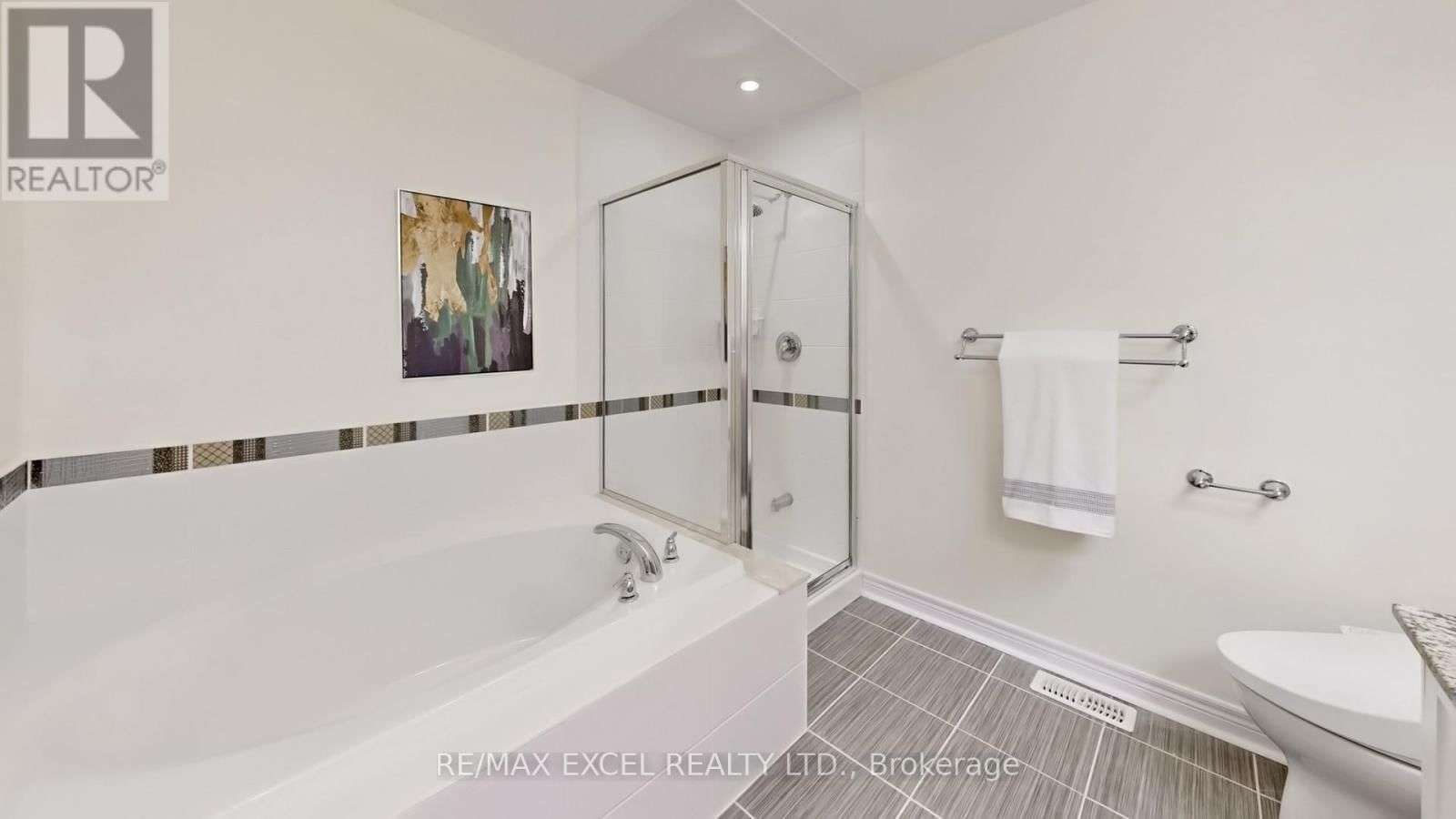 27 MAYTIME WAY Image 32