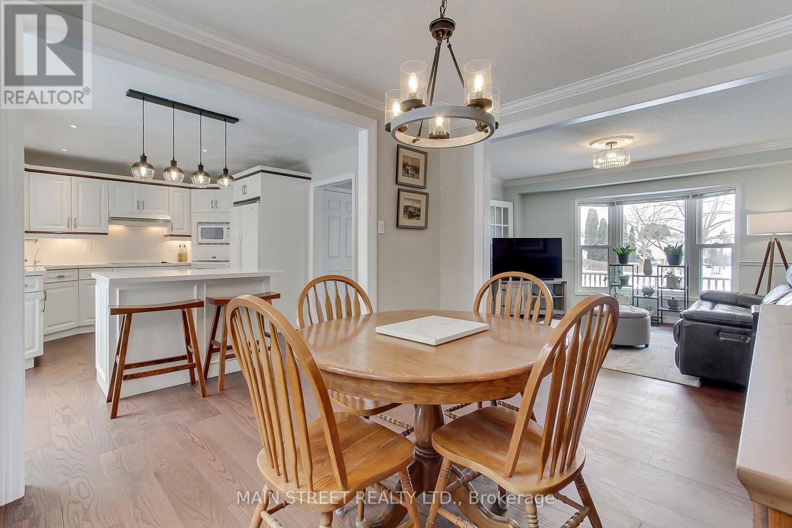 369 HAREWOOD BOULEVARD Image 11