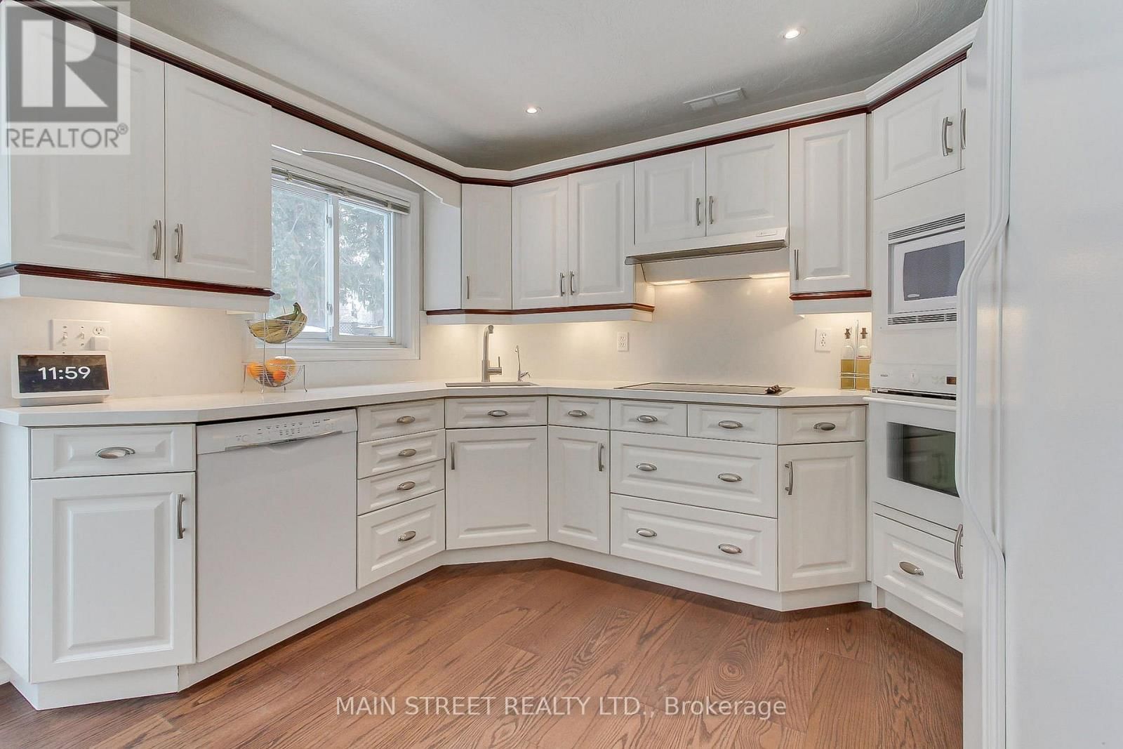 369 HAREWOOD BOULEVARD Image 13