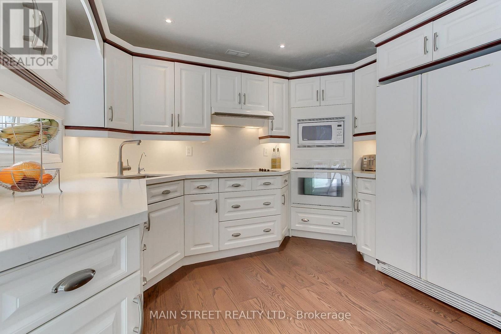 369 HAREWOOD BOULEVARD Image 14