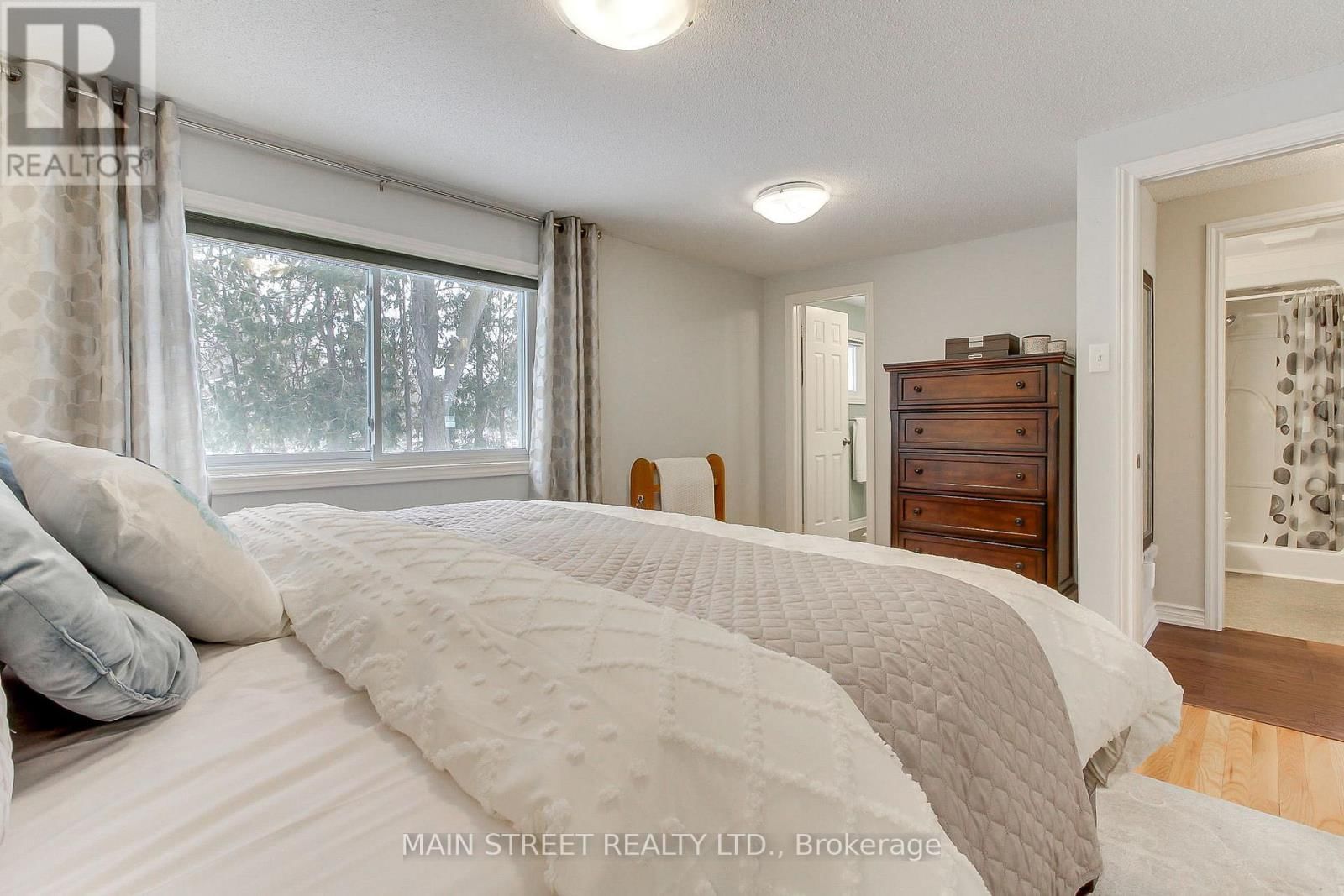 369 HAREWOOD BOULEVARD Image 21