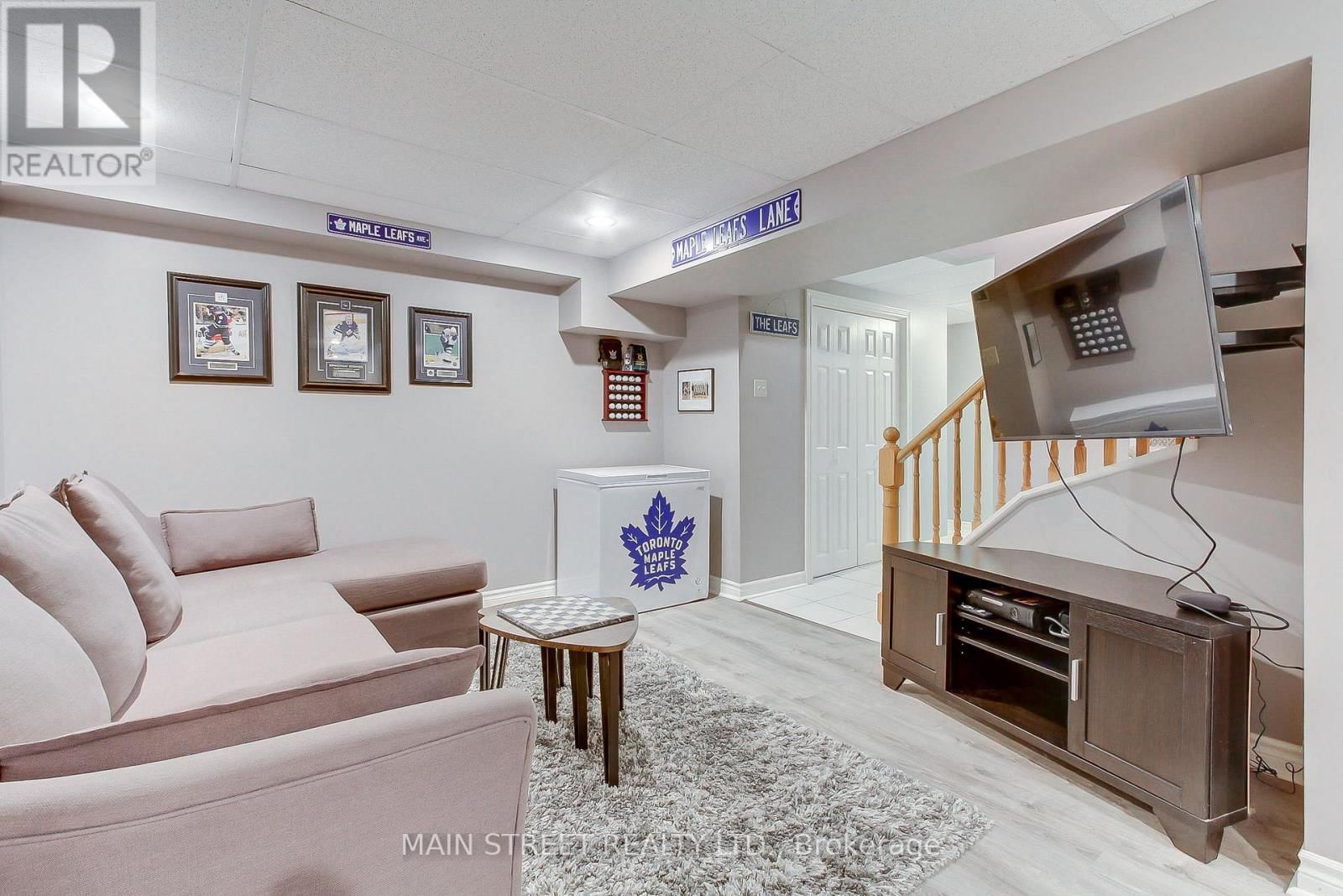 369 HAREWOOD BOULEVARD Image 25