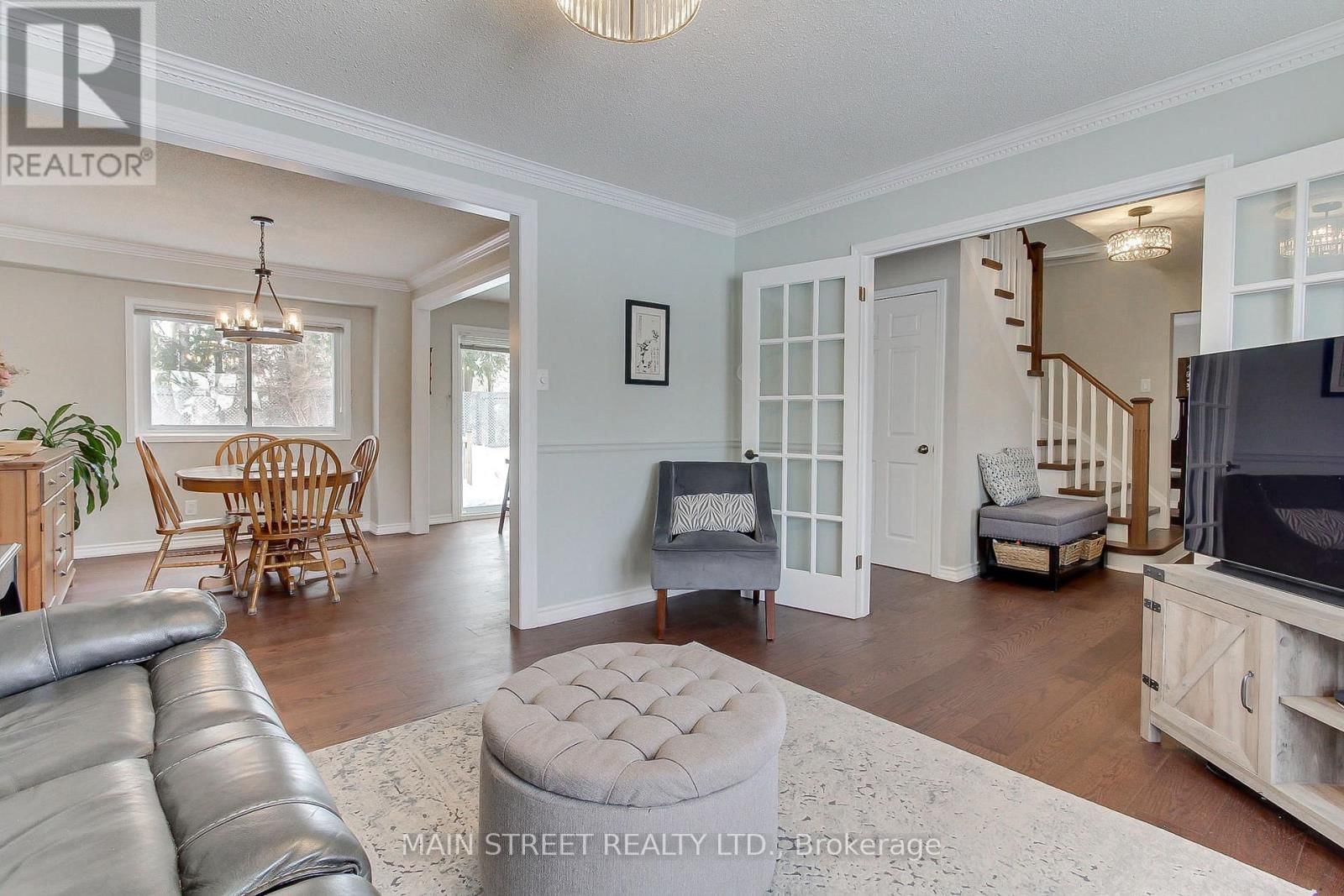 369 HAREWOOD BOULEVARD Image 8