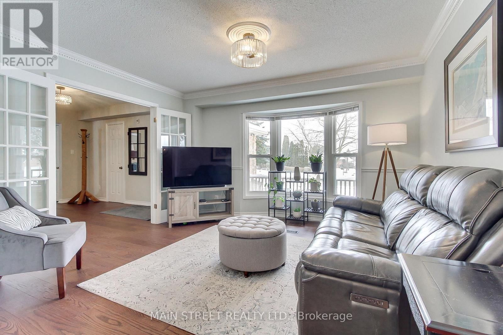 369 HAREWOOD BOULEVARD Image 9