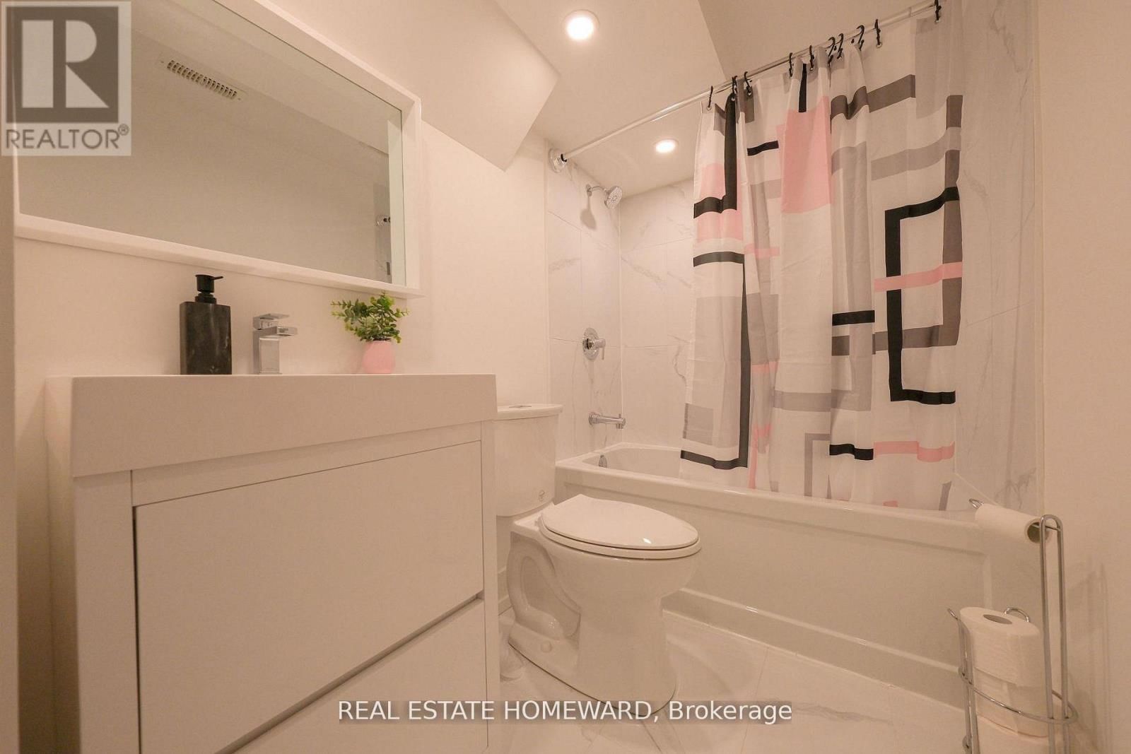 3763 FAIRWAY ROAD Image 38