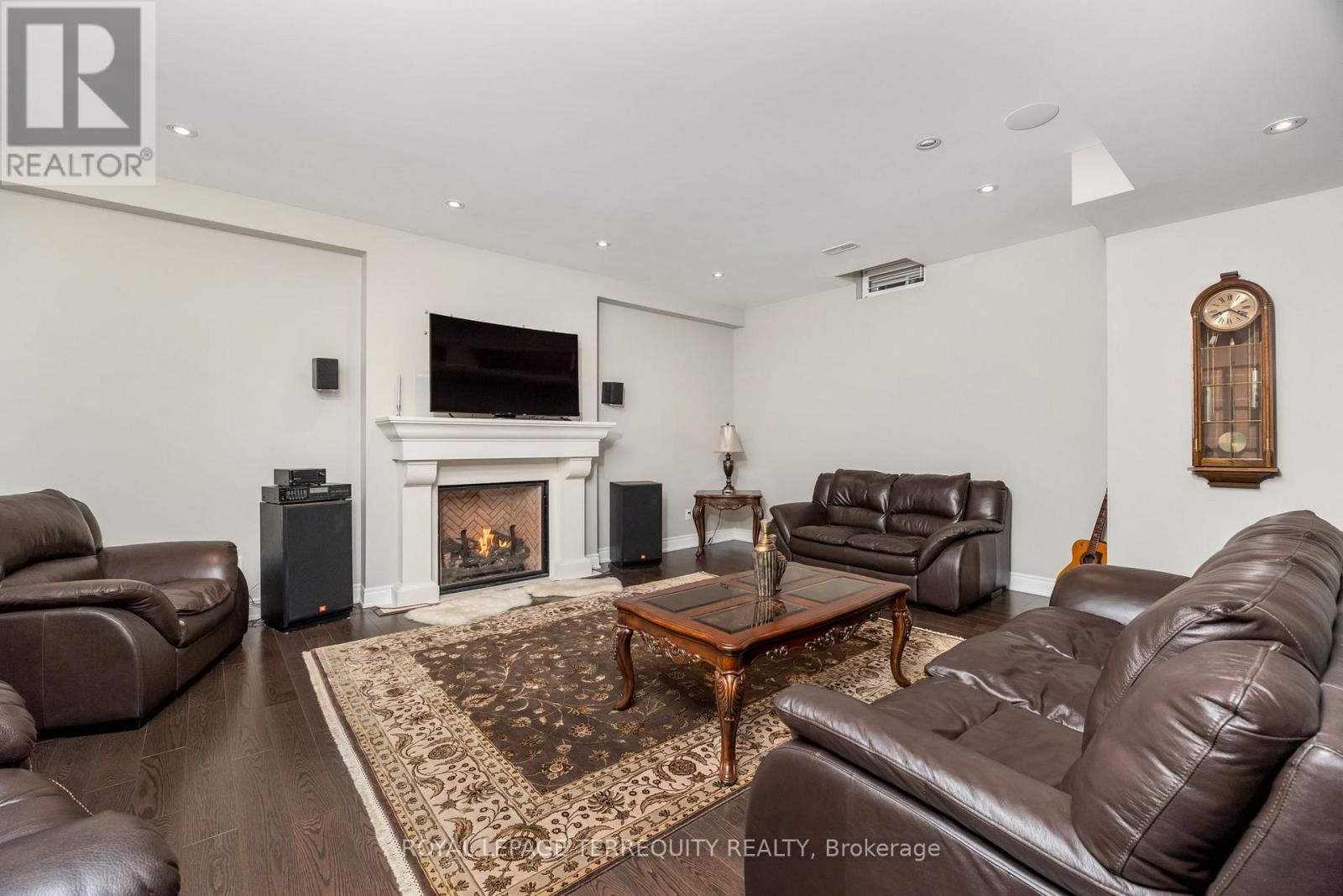 244 FREDERICK CURRAN LANE Image 41