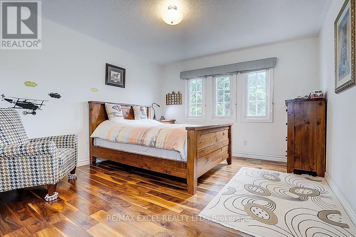 10 BROOKSHILL CRESCENT Image 32