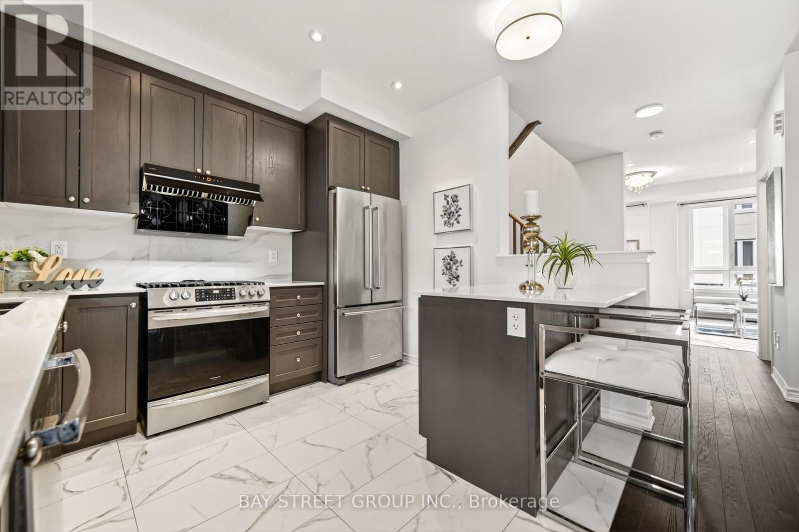 66 MASSACHUSETTS LANE Image 13