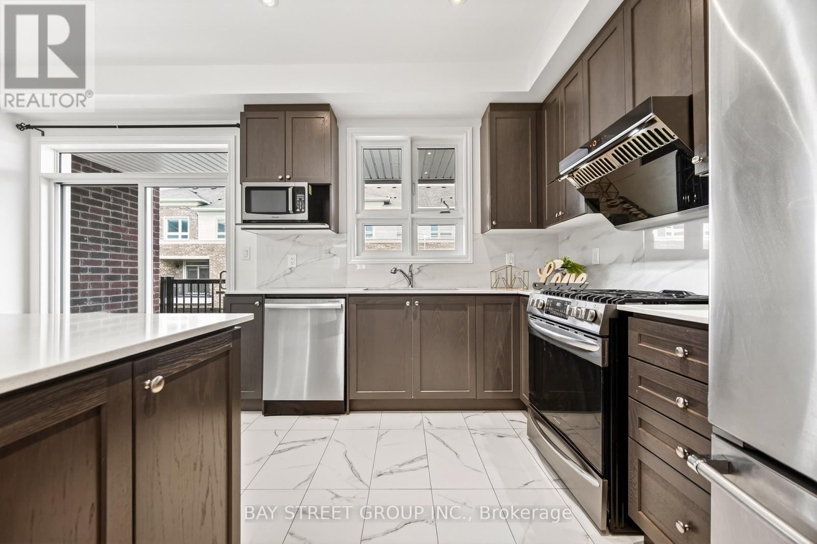 66 MASSACHUSETTS LANE Image 14