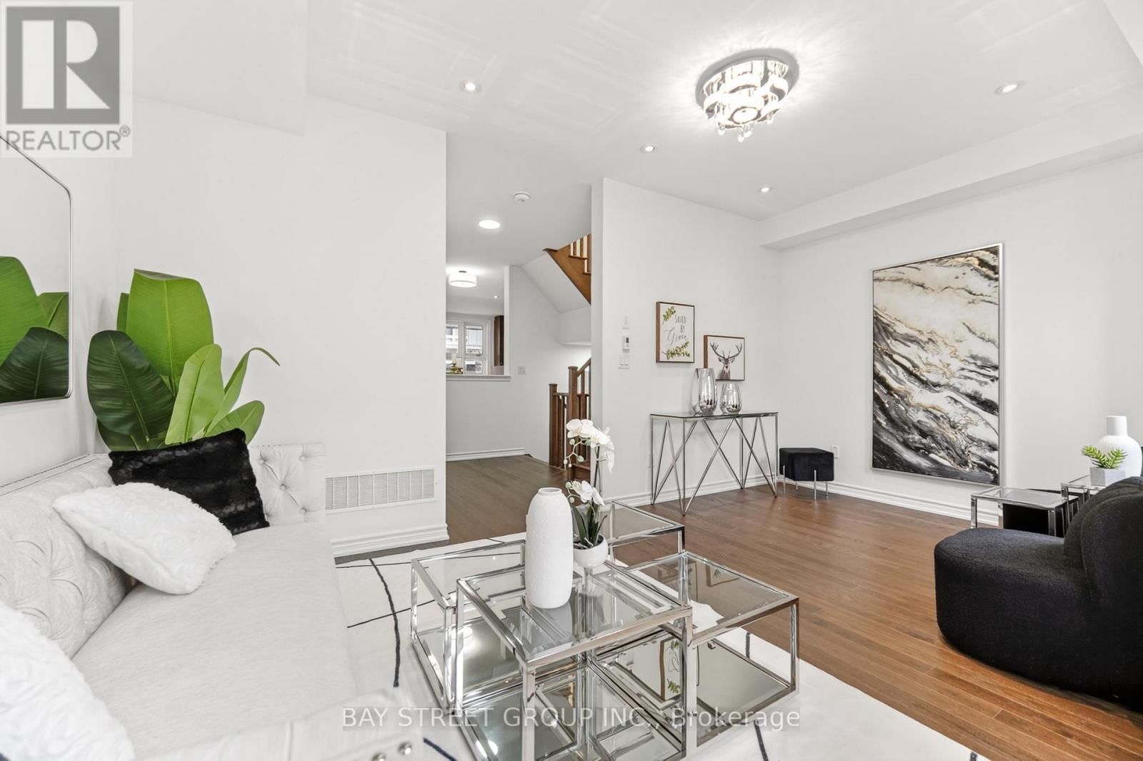 66 MASSACHUSETTS LANE Image 21