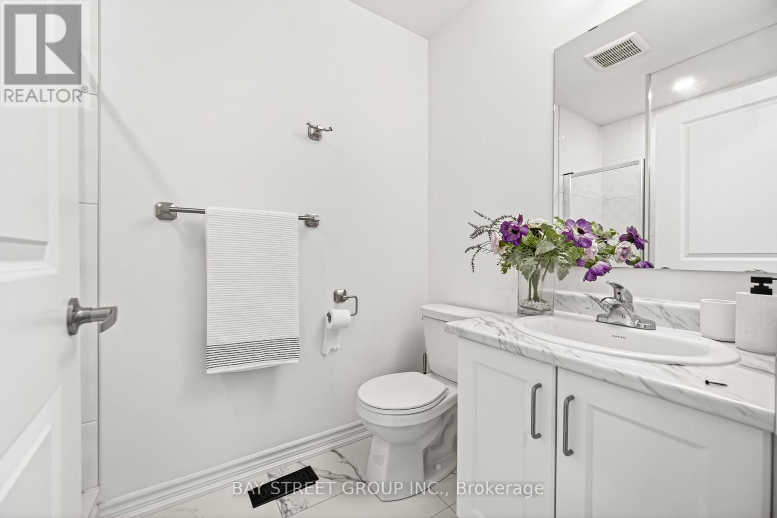 66 MASSACHUSETTS LANE Image 35