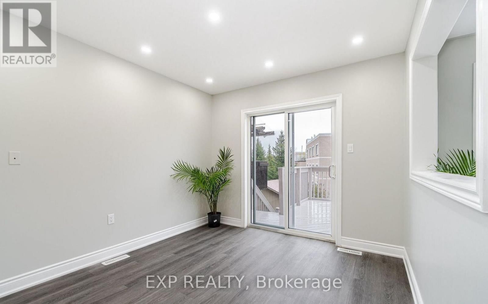 15 LYNN STREET Image 14