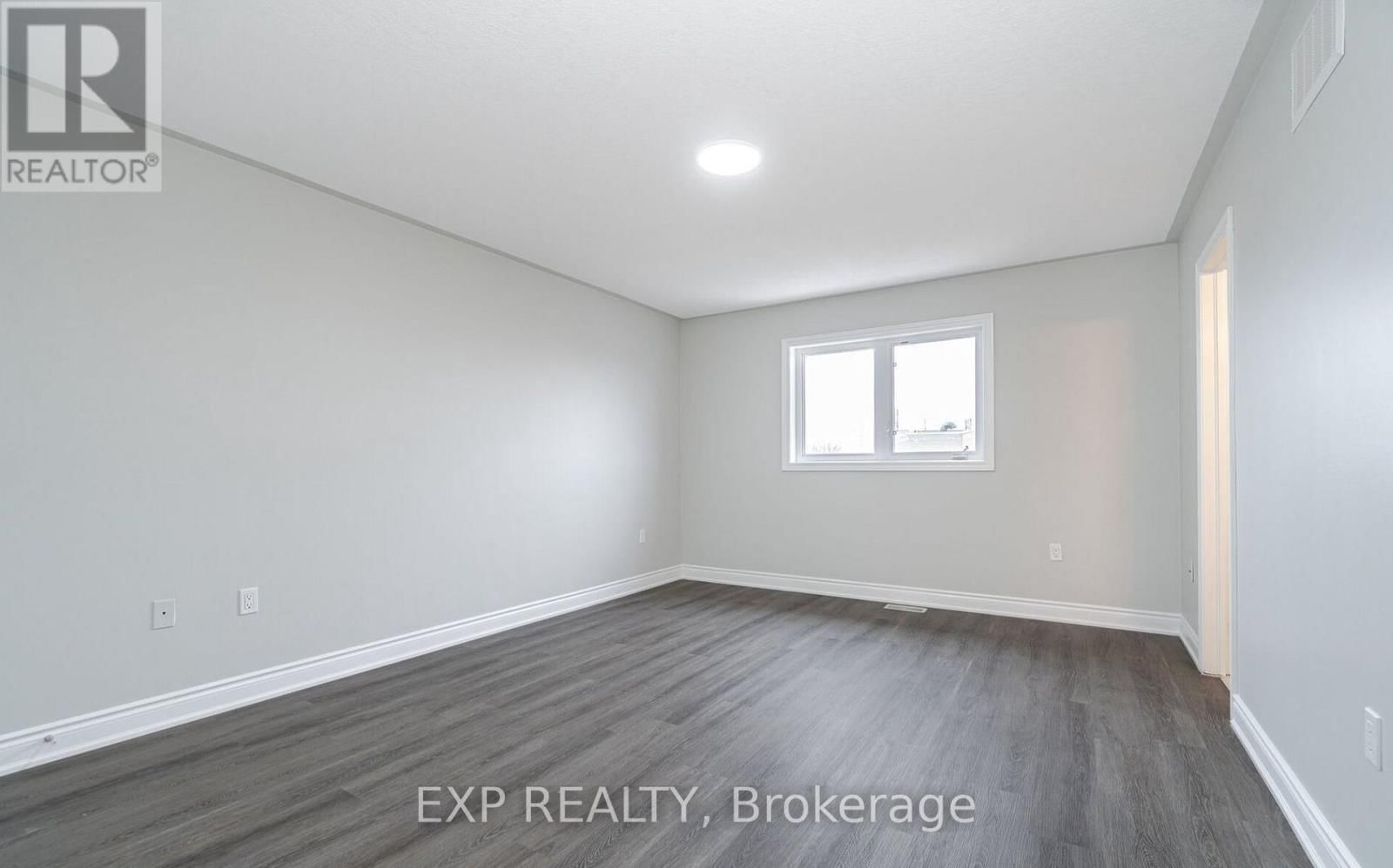 15 LYNN STREET Image 20