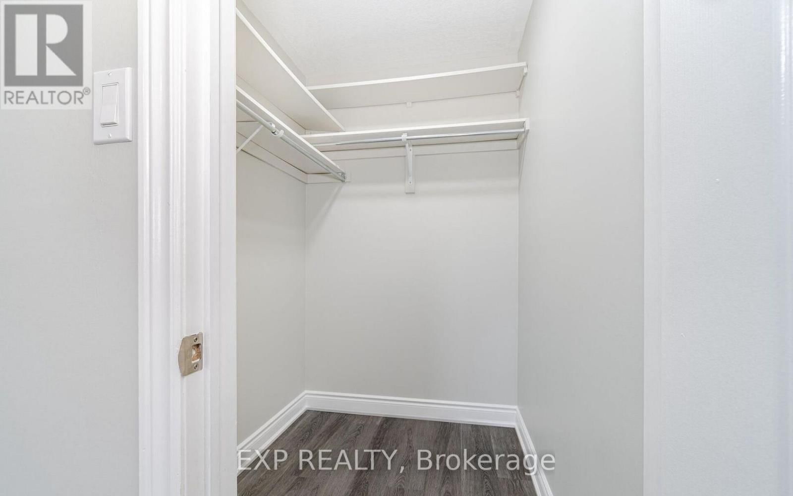 15 LYNN STREET Image 24