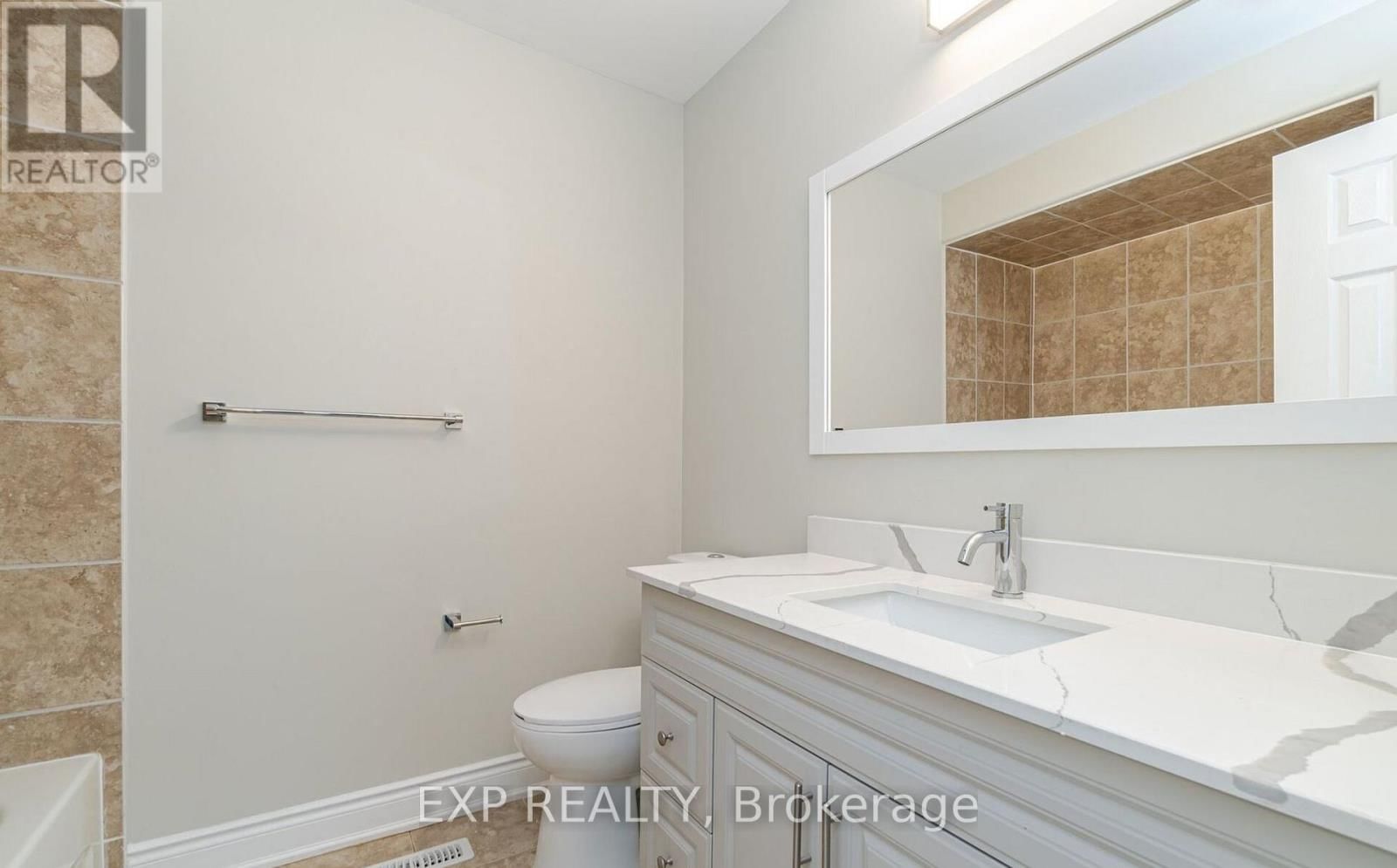 15 LYNN STREET Image 32