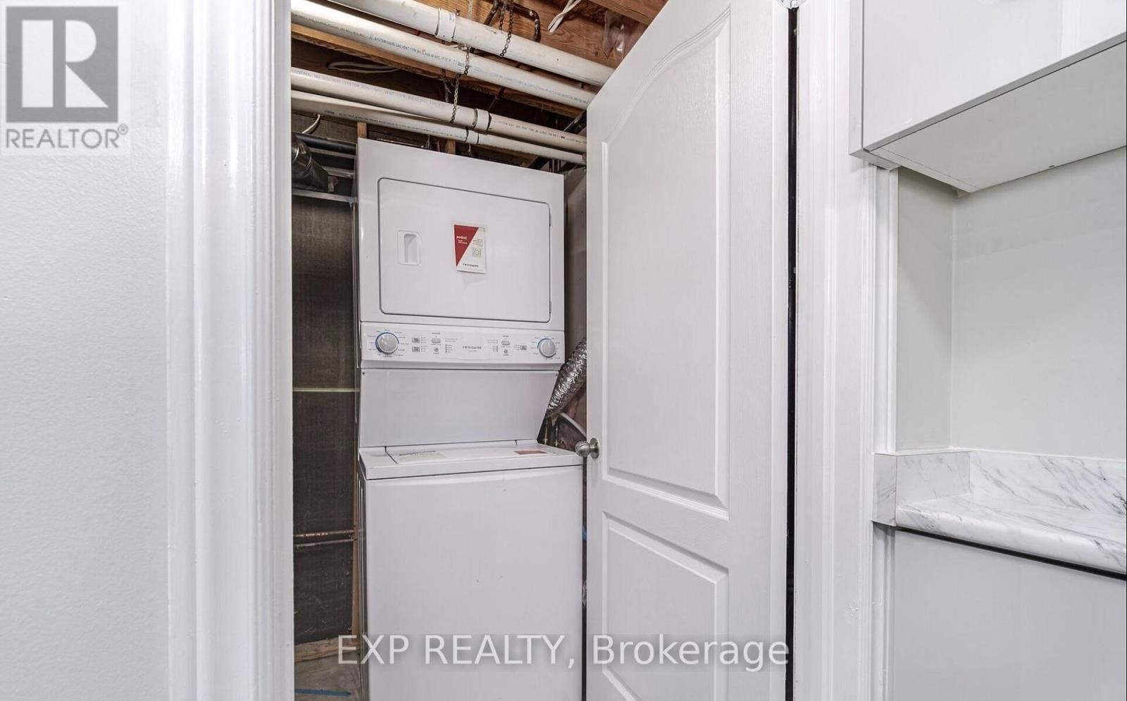 15 LYNN STREET Image 39