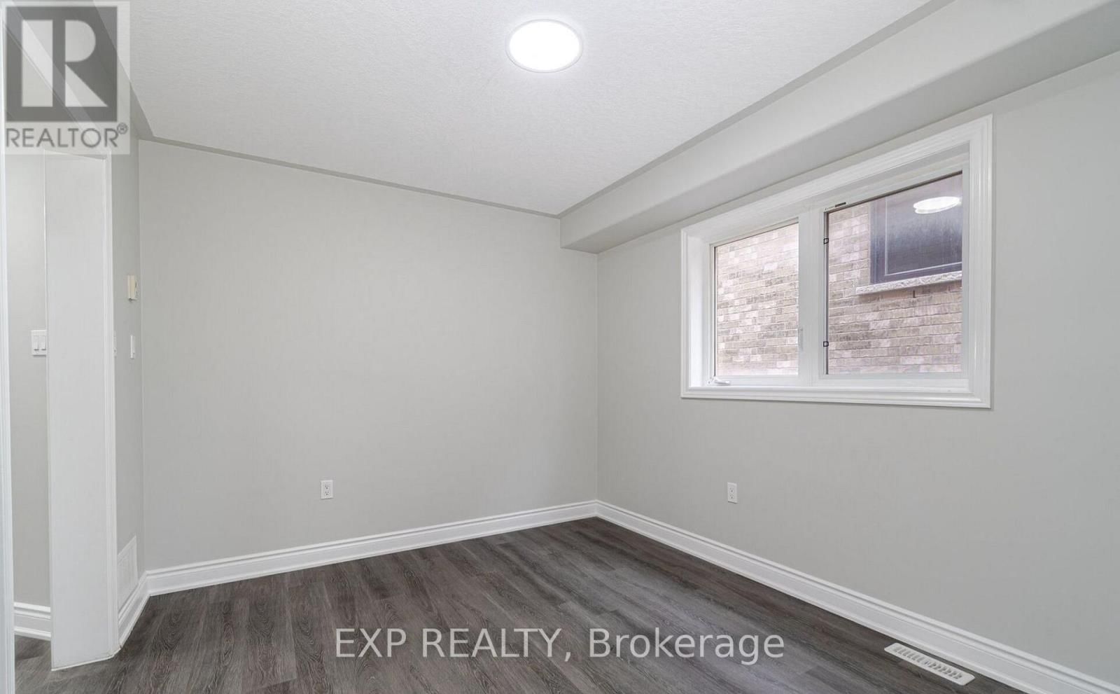 15 LYNN STREET Image 8