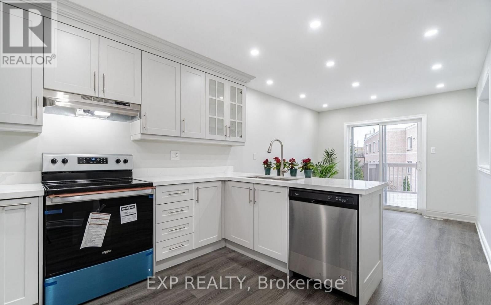 15 LYNN STREET Image 9