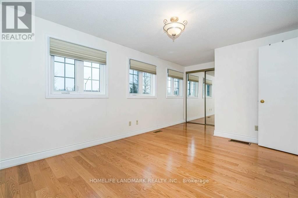 23 BLUESKY CRESCENT Image 12