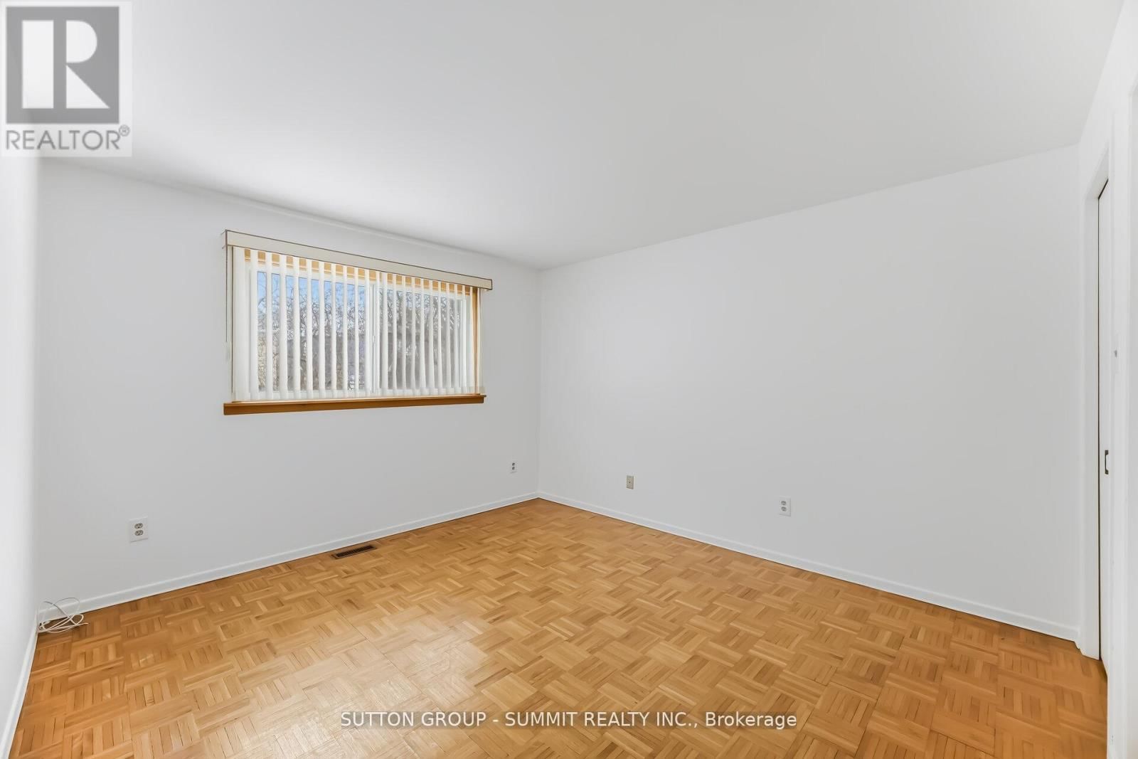 11 ST ANDREW'S COURT Image 12