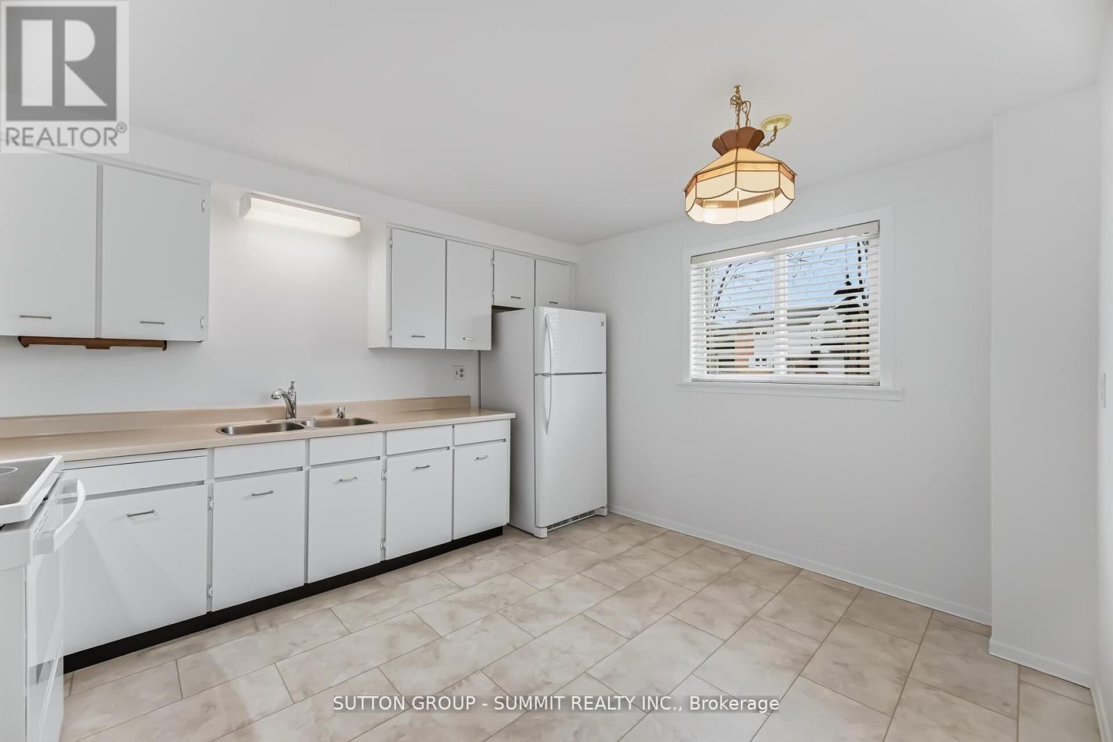 11 ST ANDREW'S COURT Image 5