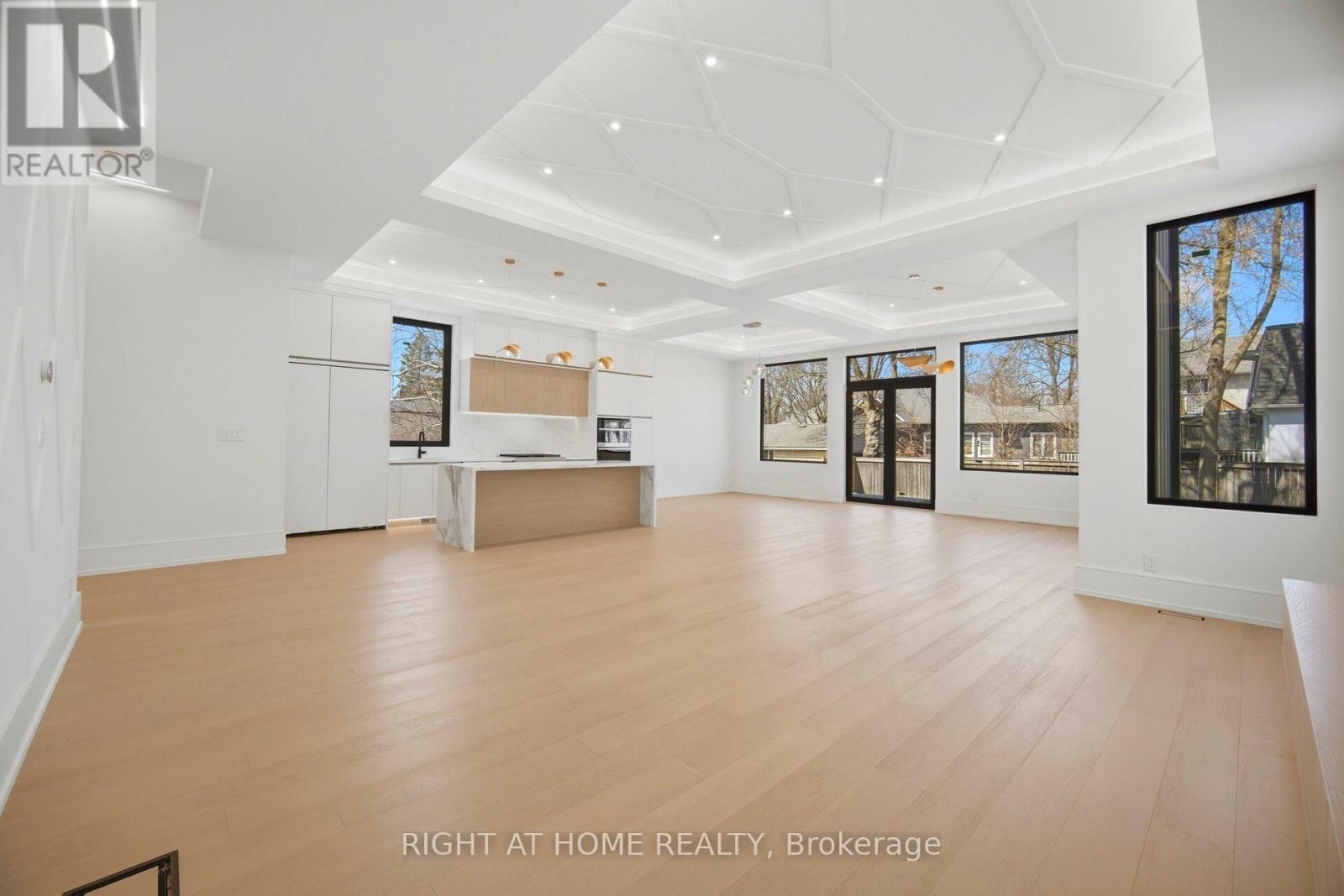 84 MOSLEY STREET Image 15