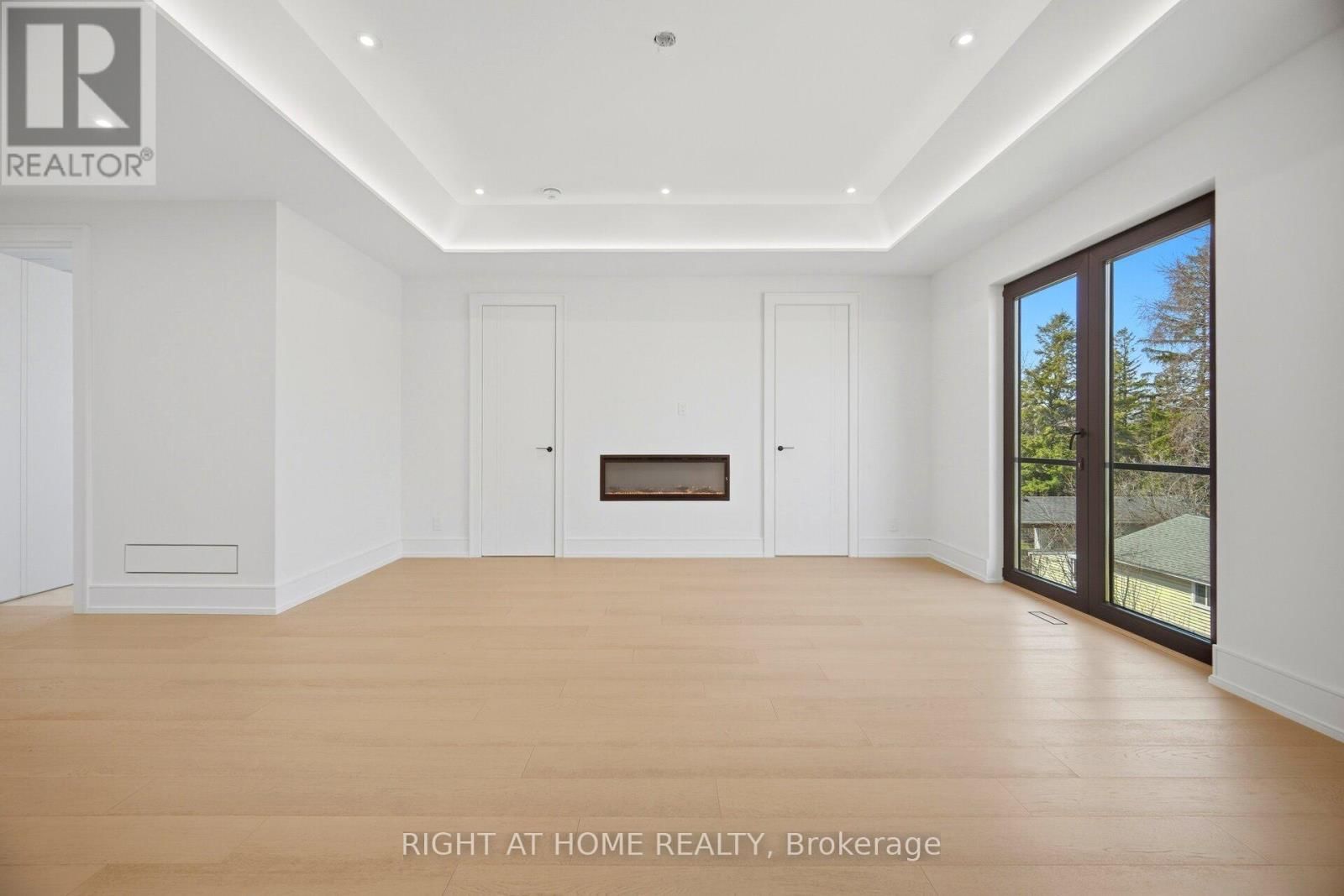 84 MOSLEY STREET Image 27