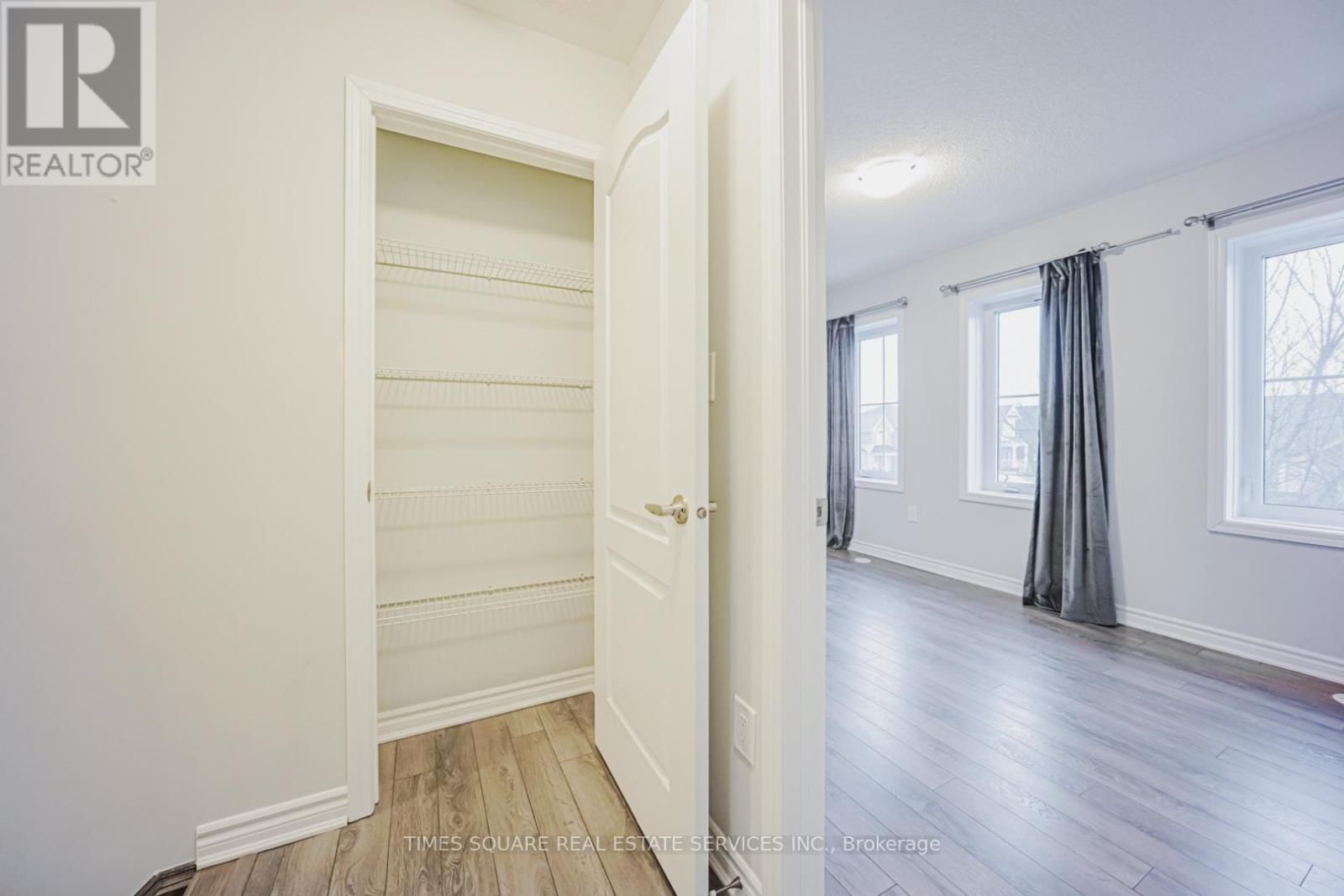 10 STOCKS LANE Image 28