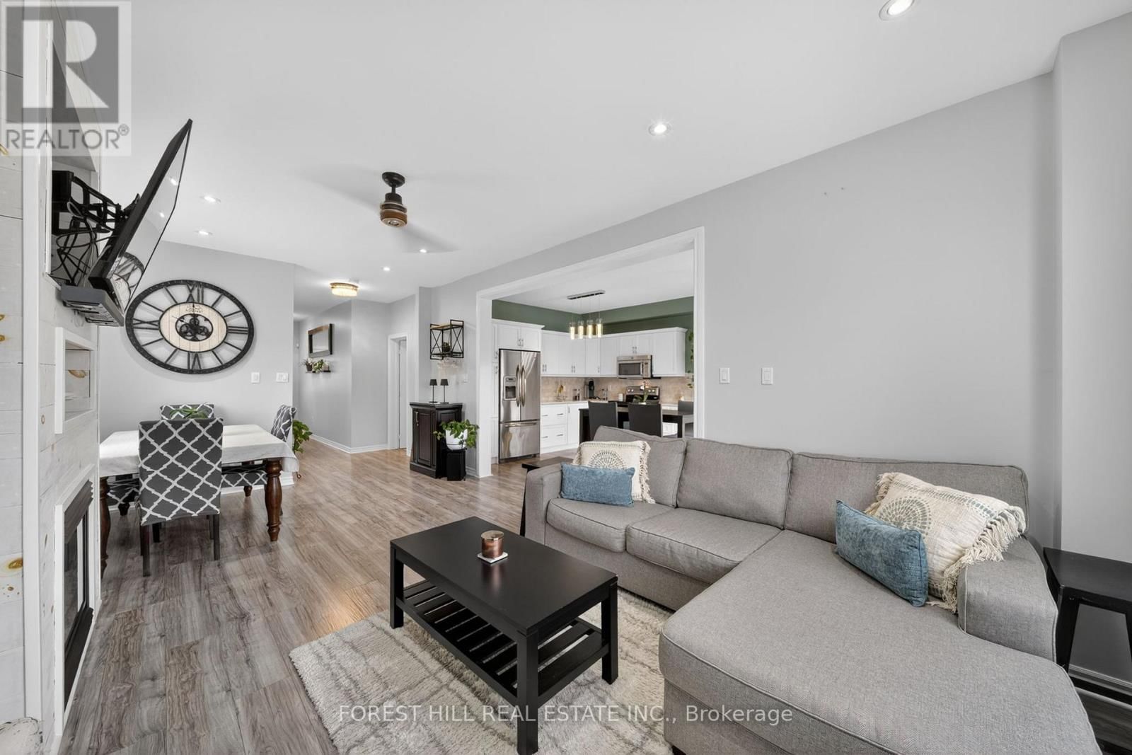 18 DRESDEN COURT Image 11