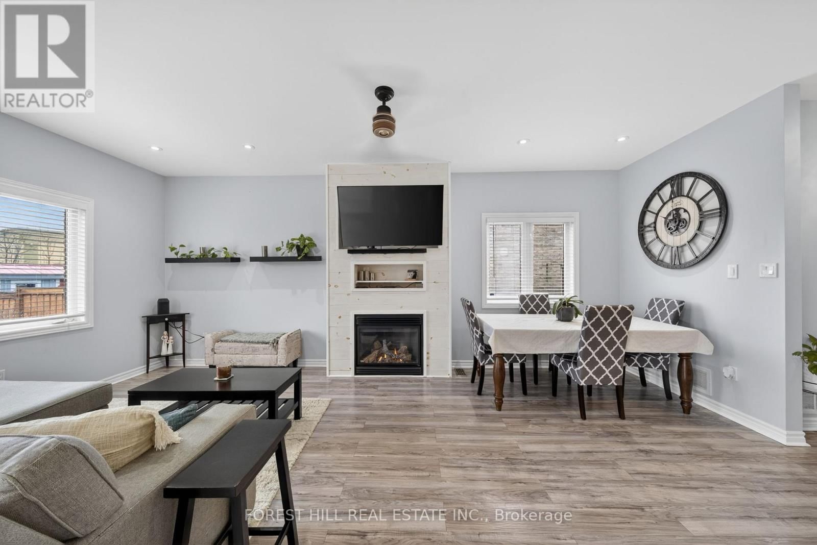 18 DRESDEN COURT Image 12