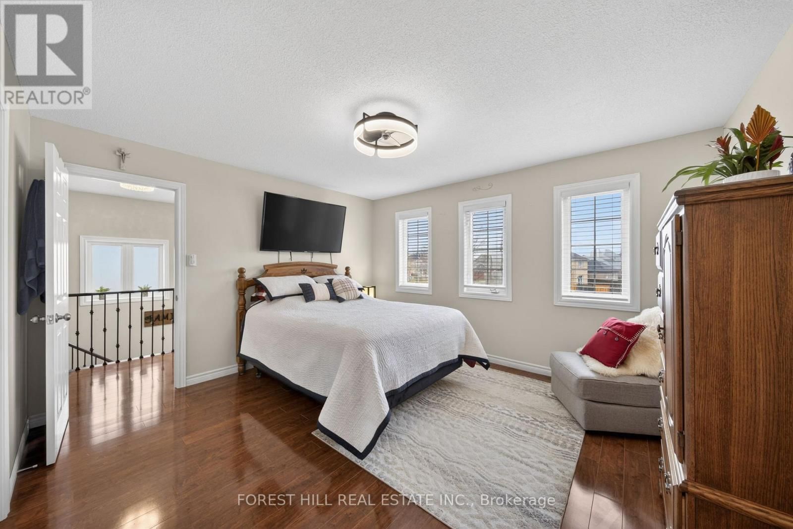 18 DRESDEN COURT Image 20