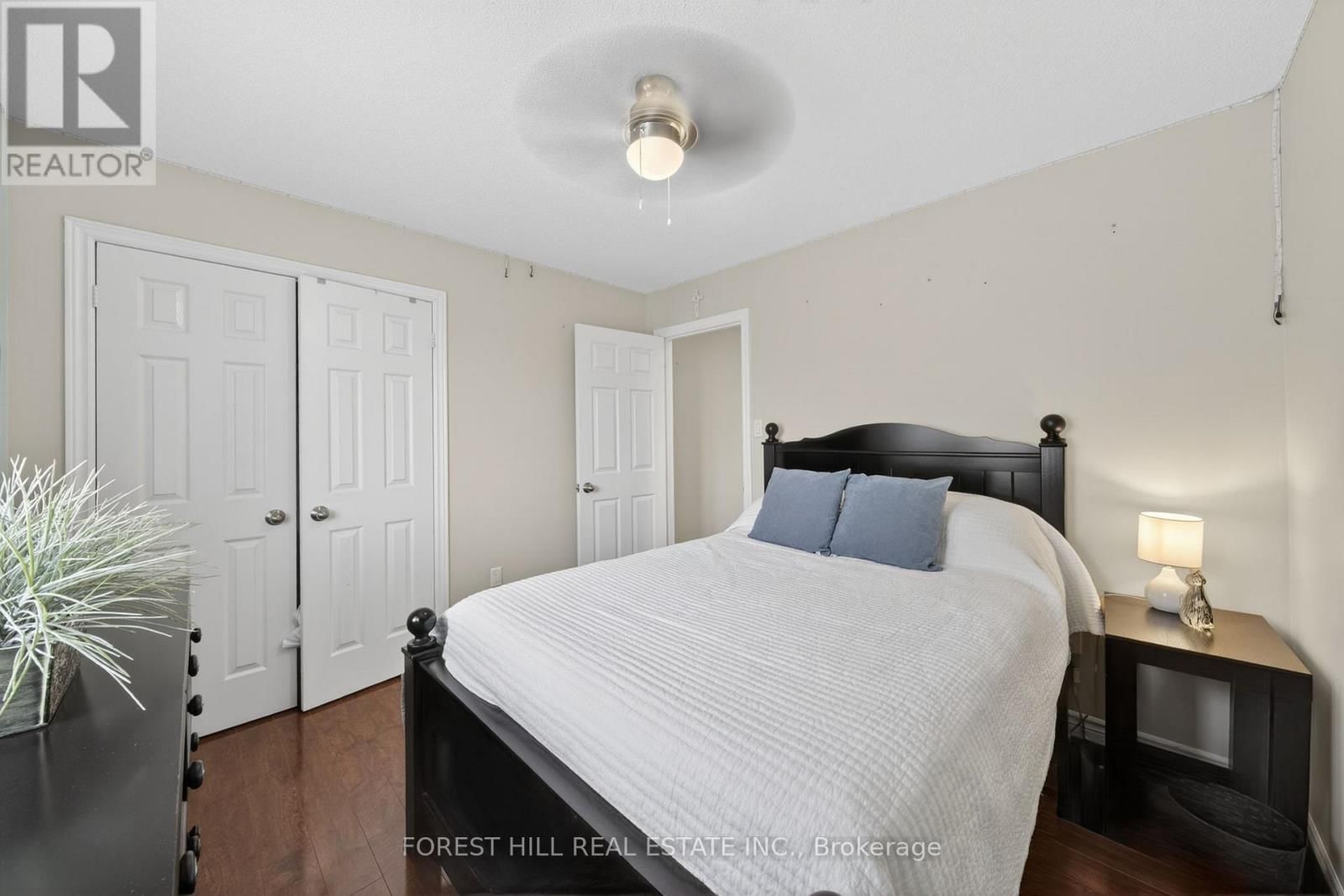 18 DRESDEN COURT Image 24