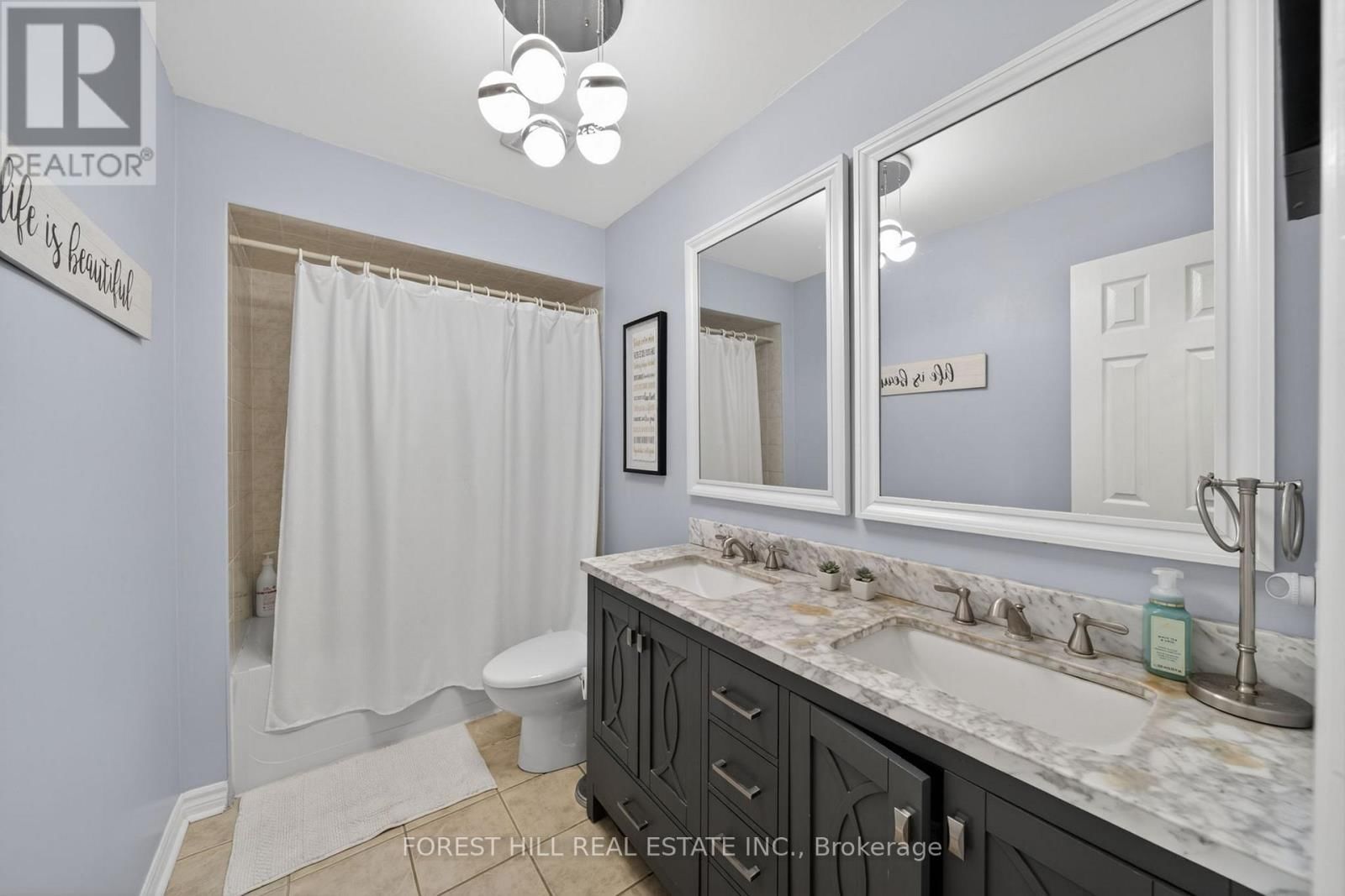 18 DRESDEN COURT Image 25